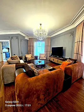 Satılır 5 otaqlı həyət evi 400 m²