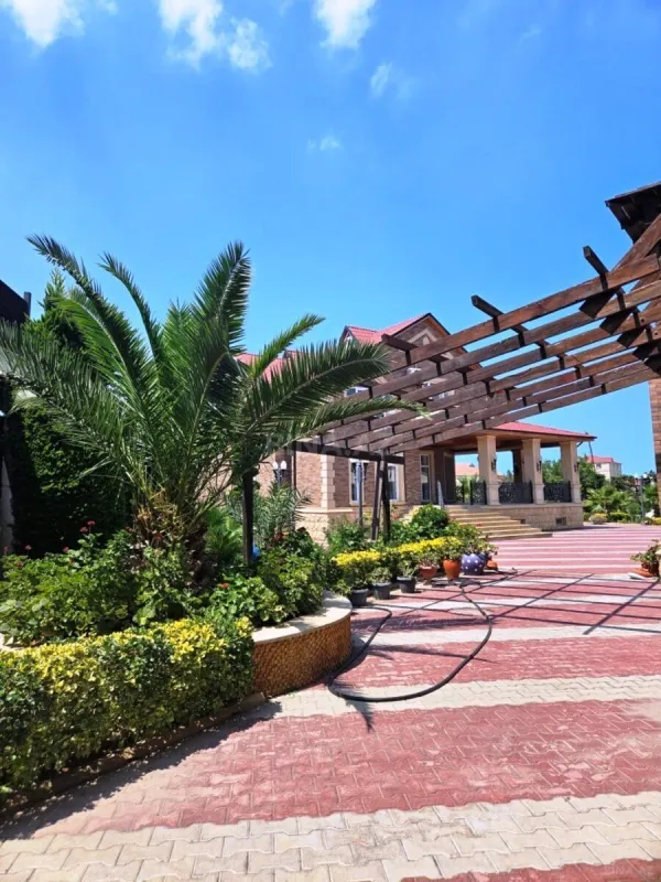 Satılır 5 otaqlı həyət evi 400 m²