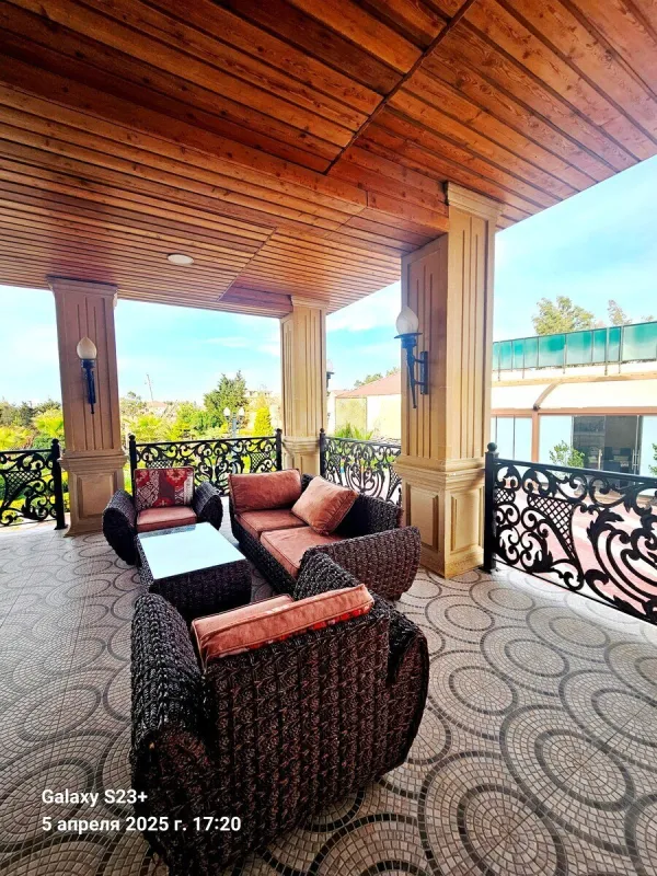 Satılır 5 otaqlı həyət evi 400 m²