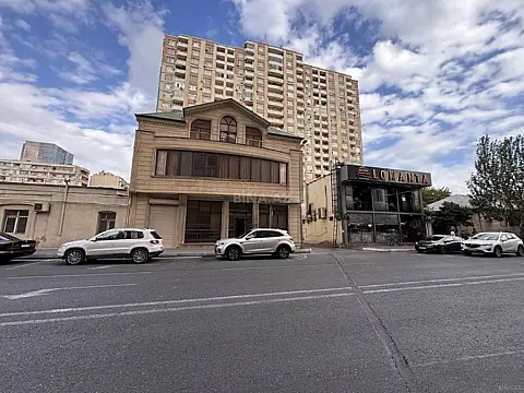 Satılır obyekt 300 m² — Bakı, Xətai 300.00 m²