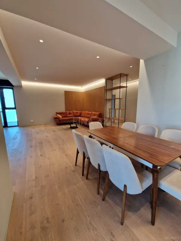 Kirayə verilir 3 otaqlı mənzil 180 m²