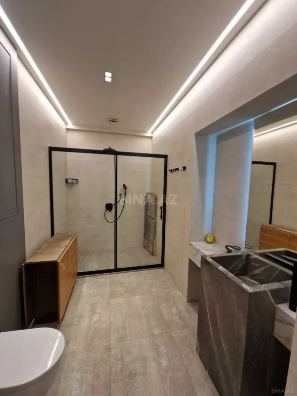 Kirayə verilir 3 otaqlı mənzil 180 m²
