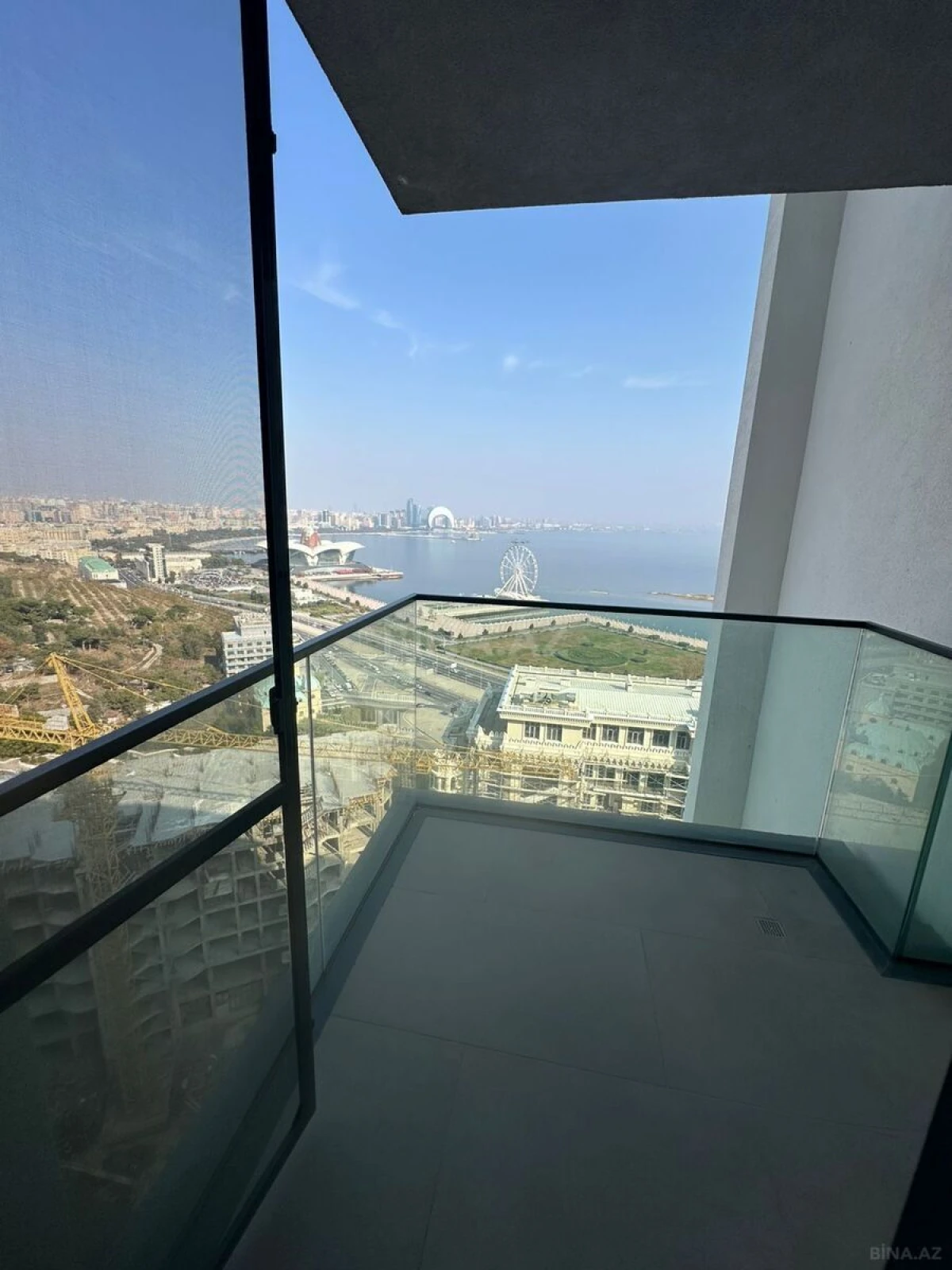 Kirayə verilir 3 otaqlı mənzil 180 m²