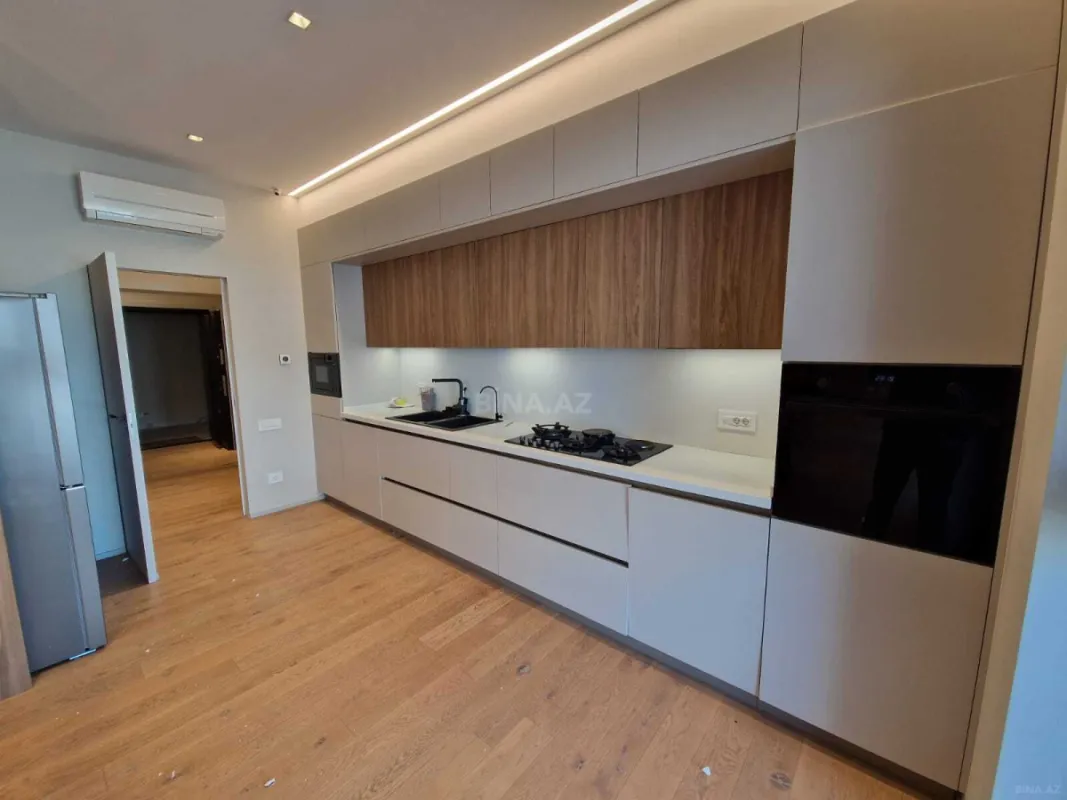 Kirayə verilir 3 otaqlı mənzil 180 m²