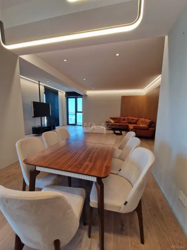 Kirayə verilir 3 otaqlı mənzil 180 m²