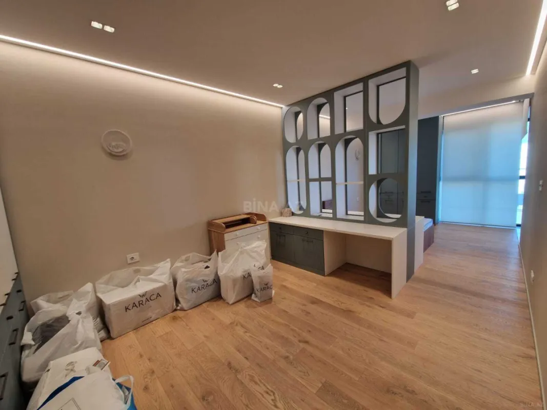 Kirayə verilir 3 otaqlı mənzil 180 m²