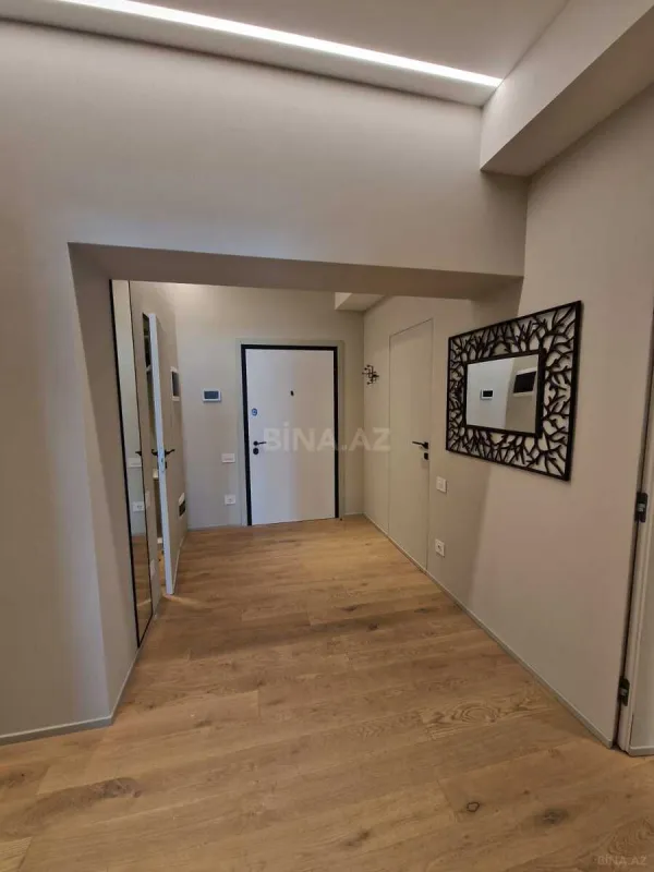 Kirayə verilir 3 otaqlı mənzil 180 m²