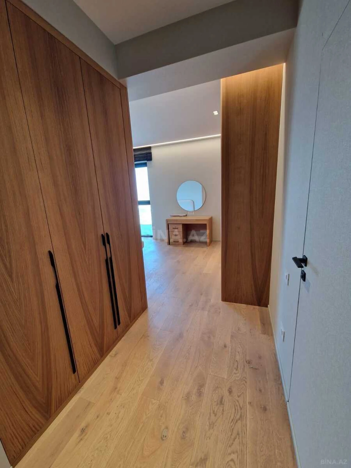 Kirayə verilir 3 otaqlı mənzil 180 m²