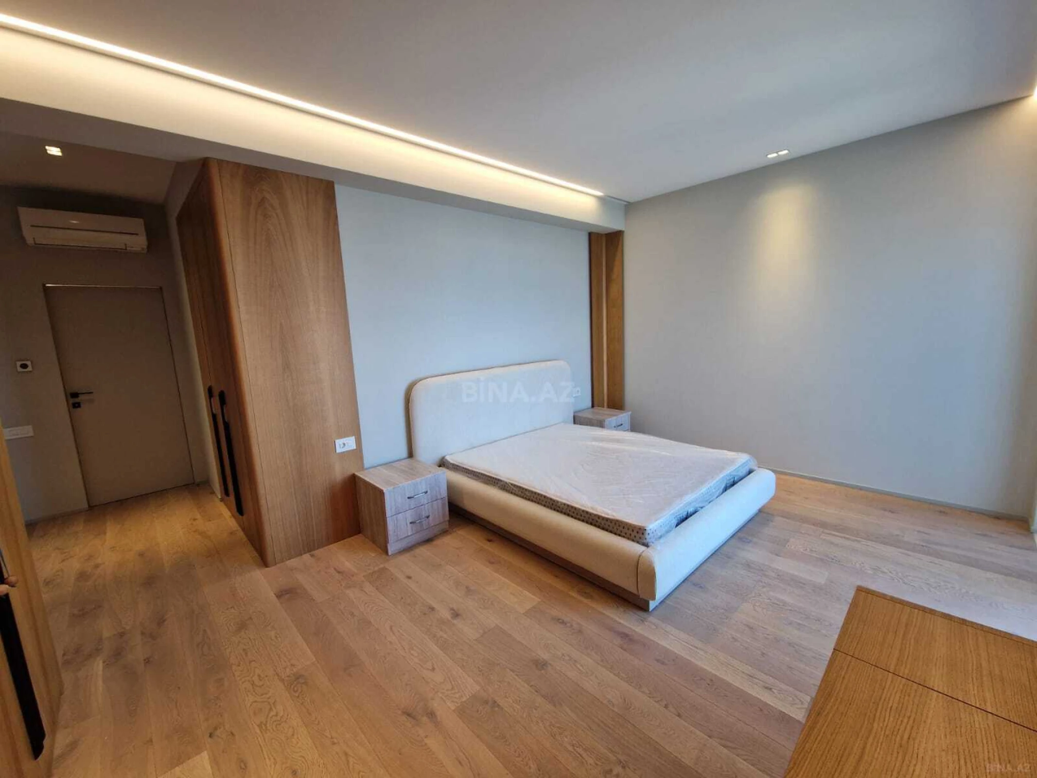 Kirayə verilir 3 otaqlı mənzil 180 m²