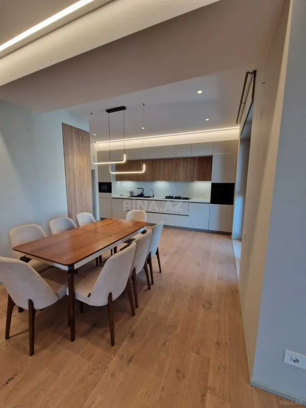 Kirayə verilir 3 otaqlı mənzil 180 m²