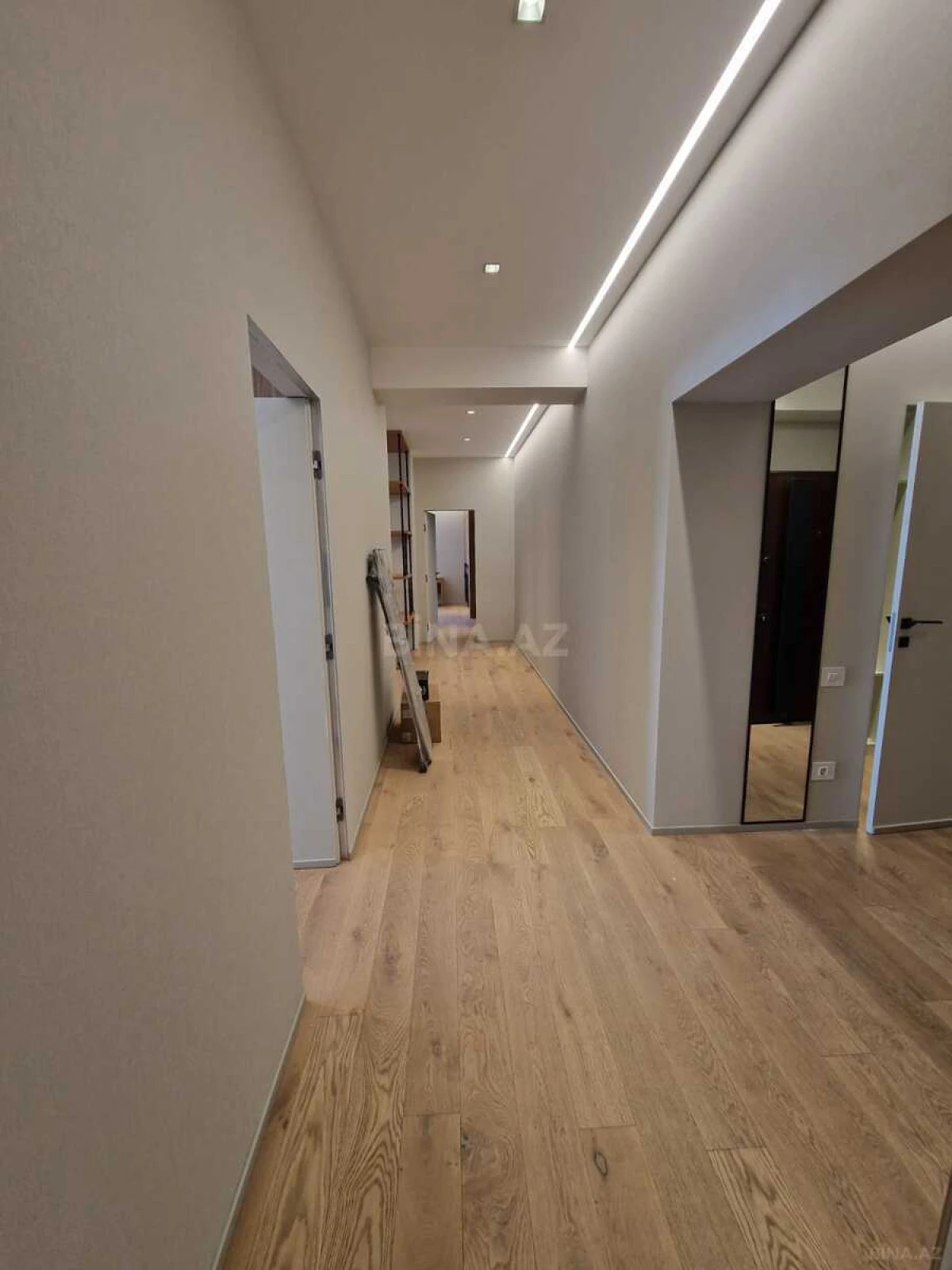 Kirayə verilir 3 otaqlı mənzil 180 m²