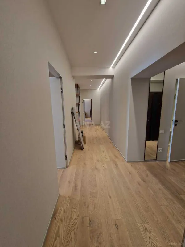 Kirayə verilir 3 otaqlı mənzil 180 m²