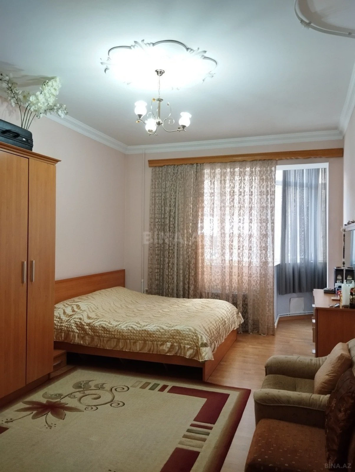 Satılır 3 otaqlı mənzil 118 m²