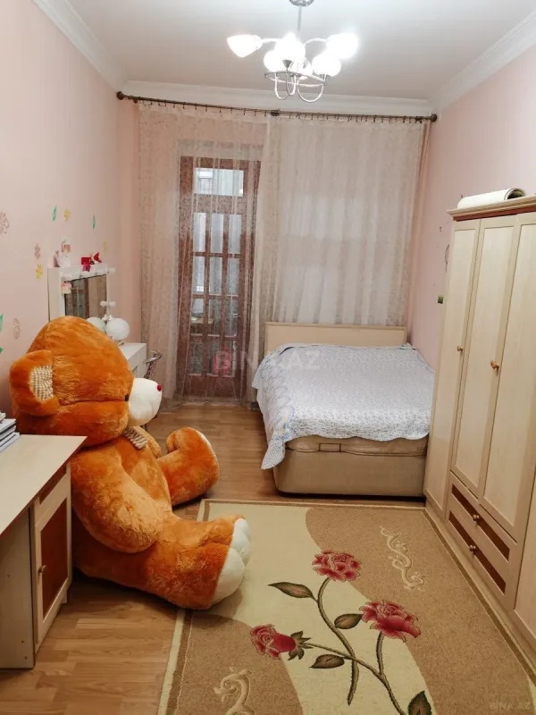 Satılır 3 otaqlı mənzil 118 m²