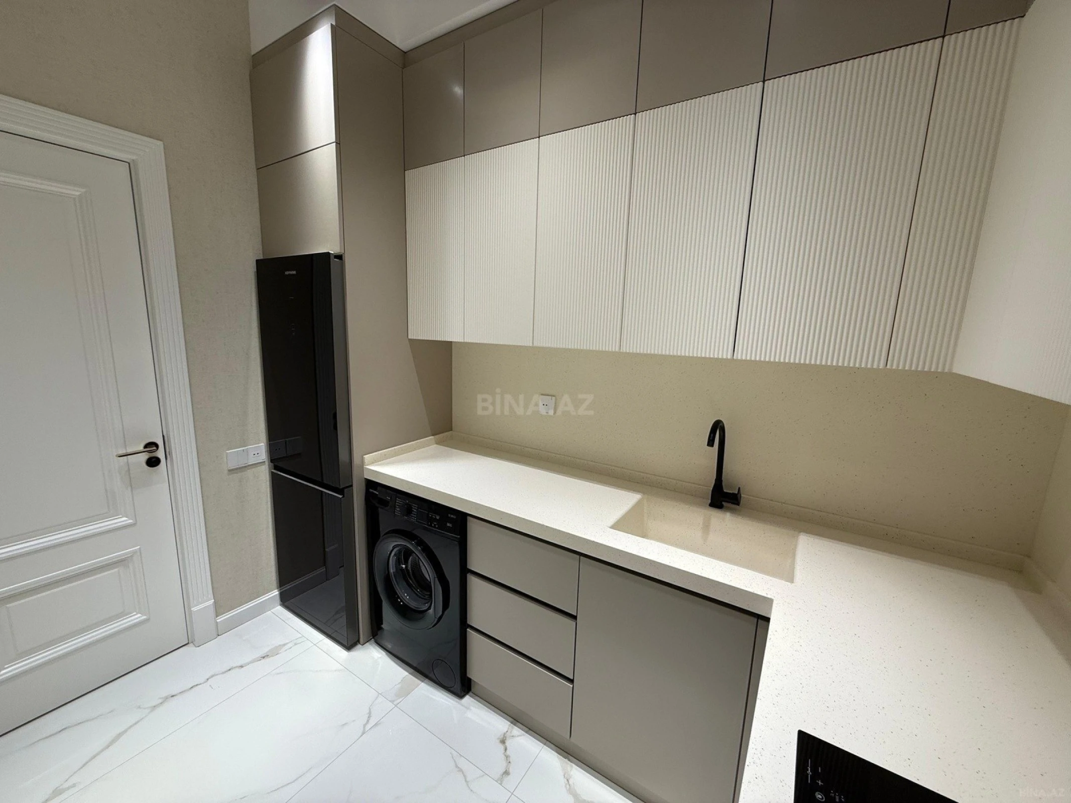 Satılır 2 otaqlı mənzil 68 m²