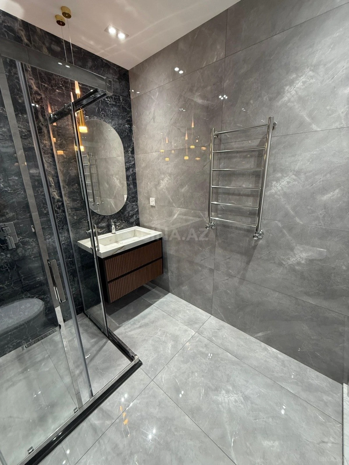 Satılır 2 otaqlı mənzil 68 m²