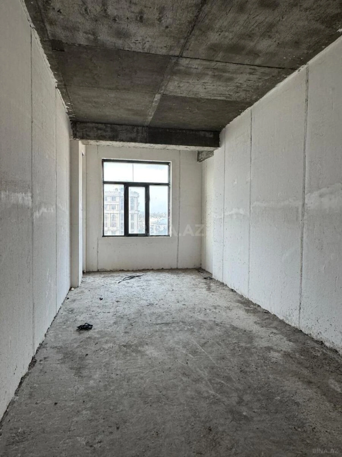 Satılır 4 otaqlı mənzil 146 m²