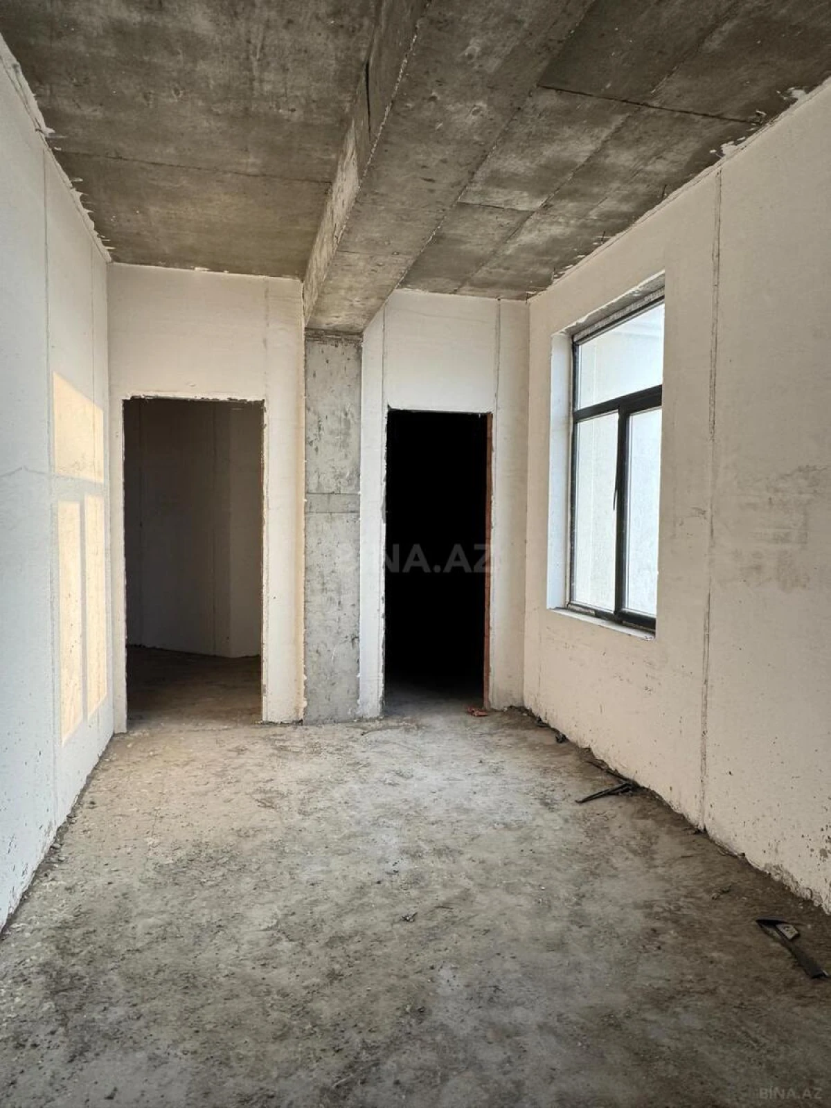 Satılır 4 otaqlı mənzil 146 m²
