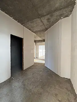 Satılır 4 otaqlı mənzil 146 m²