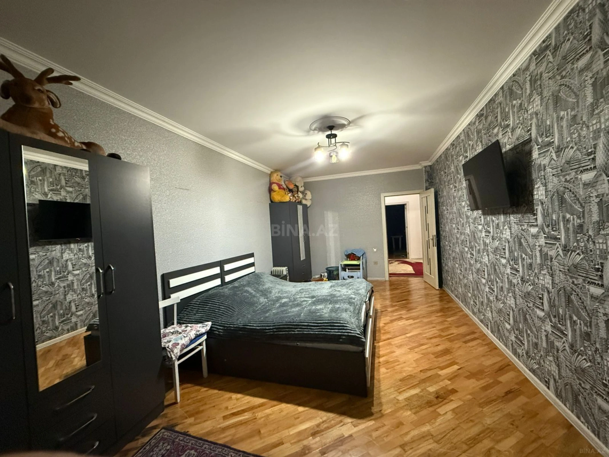 Satılır 3 otaqlı mənzil 130 m²