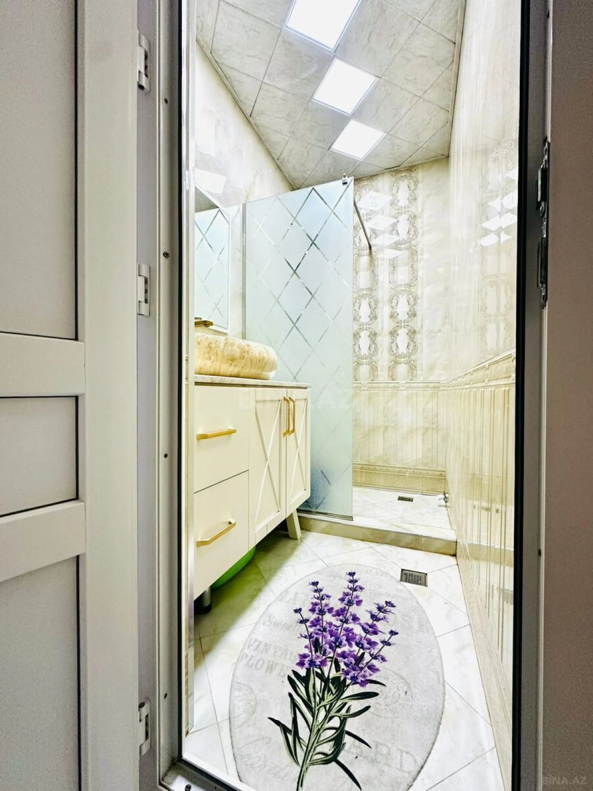 Satılır 4 otaqlı mənzil 110 m²