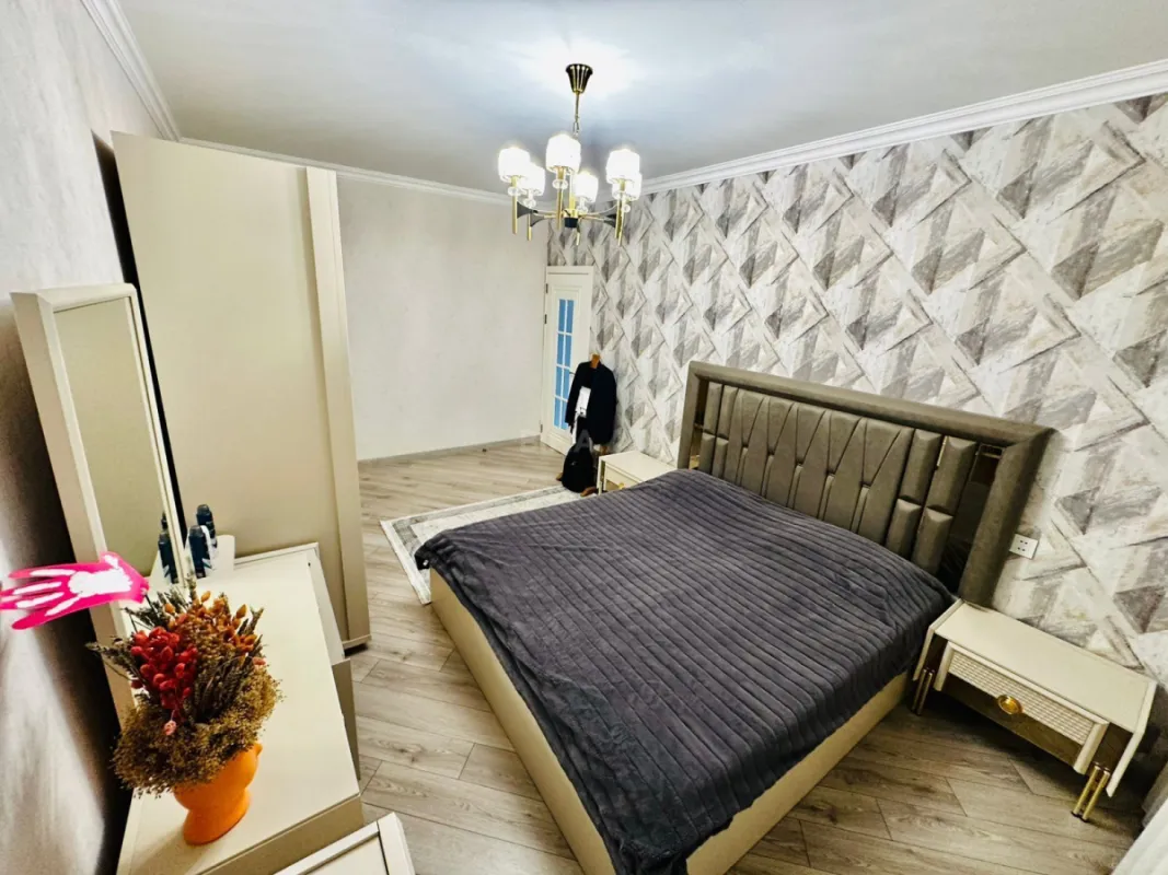 Satılır 4 otaqlı mənzil 110 m²