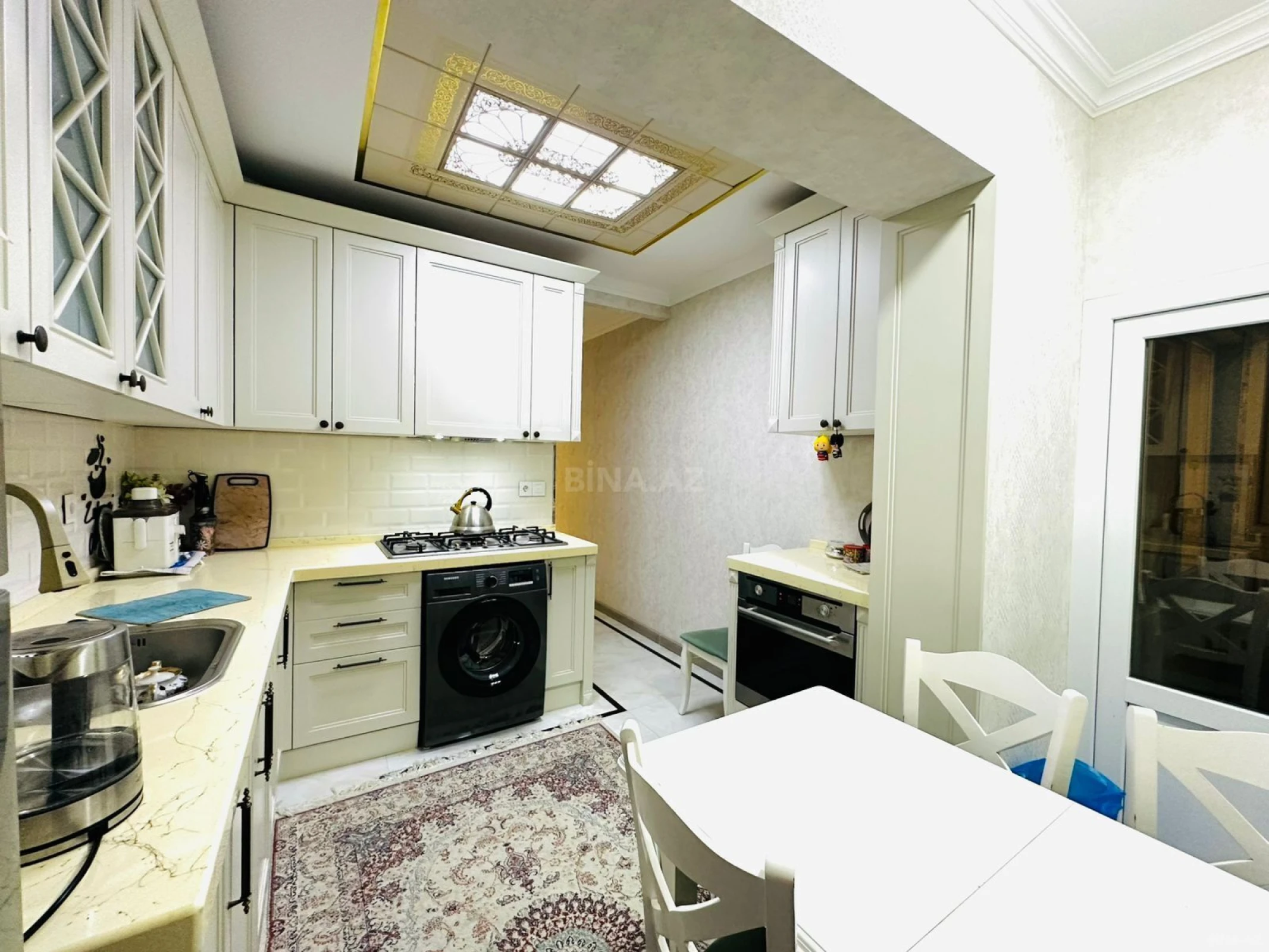 Satılır 4 otaqlı mənzil 110 m²