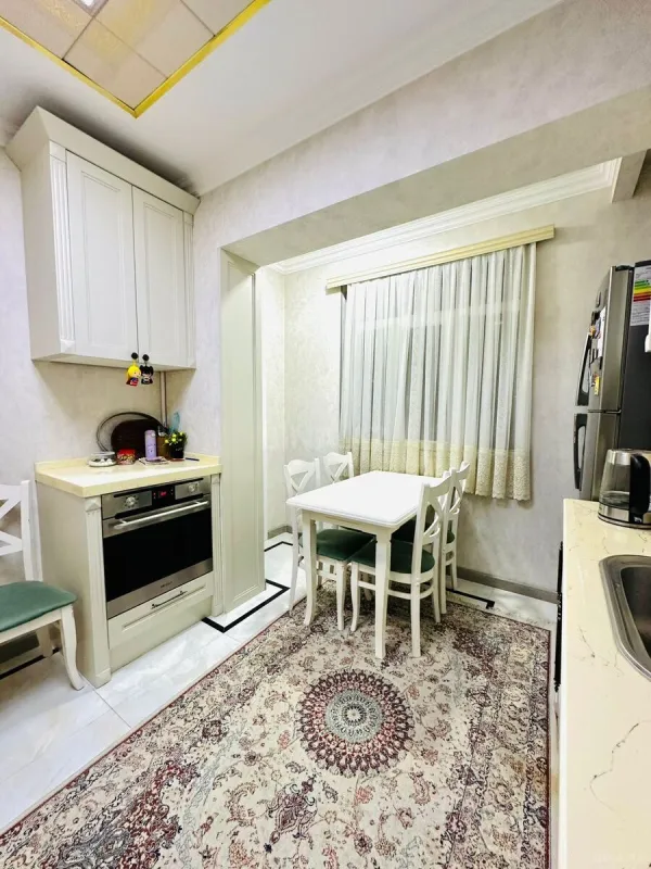 Satılır 4 otaqlı mənzil 110 m²