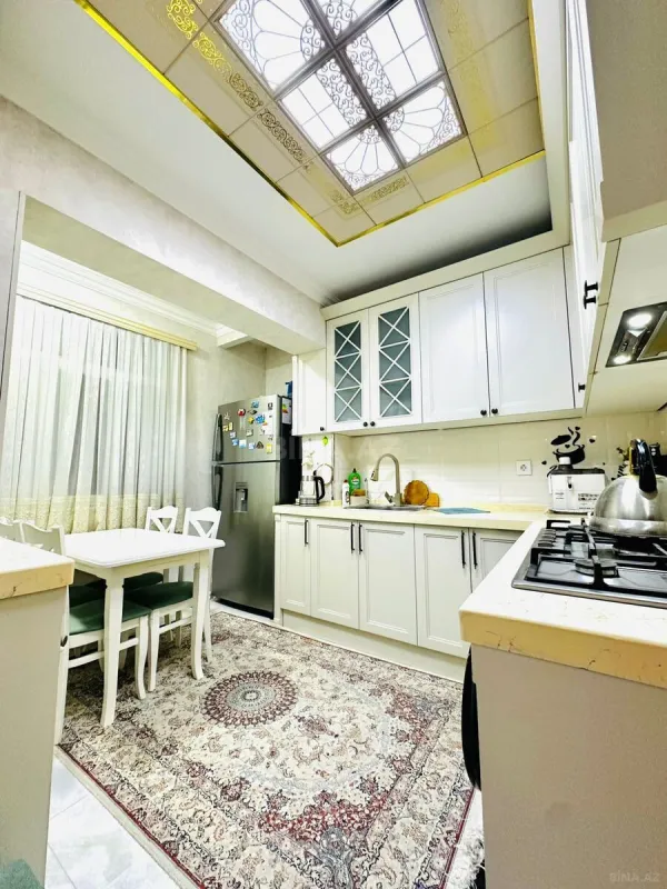 Satılır 4 otaqlı mənzil 110 m²