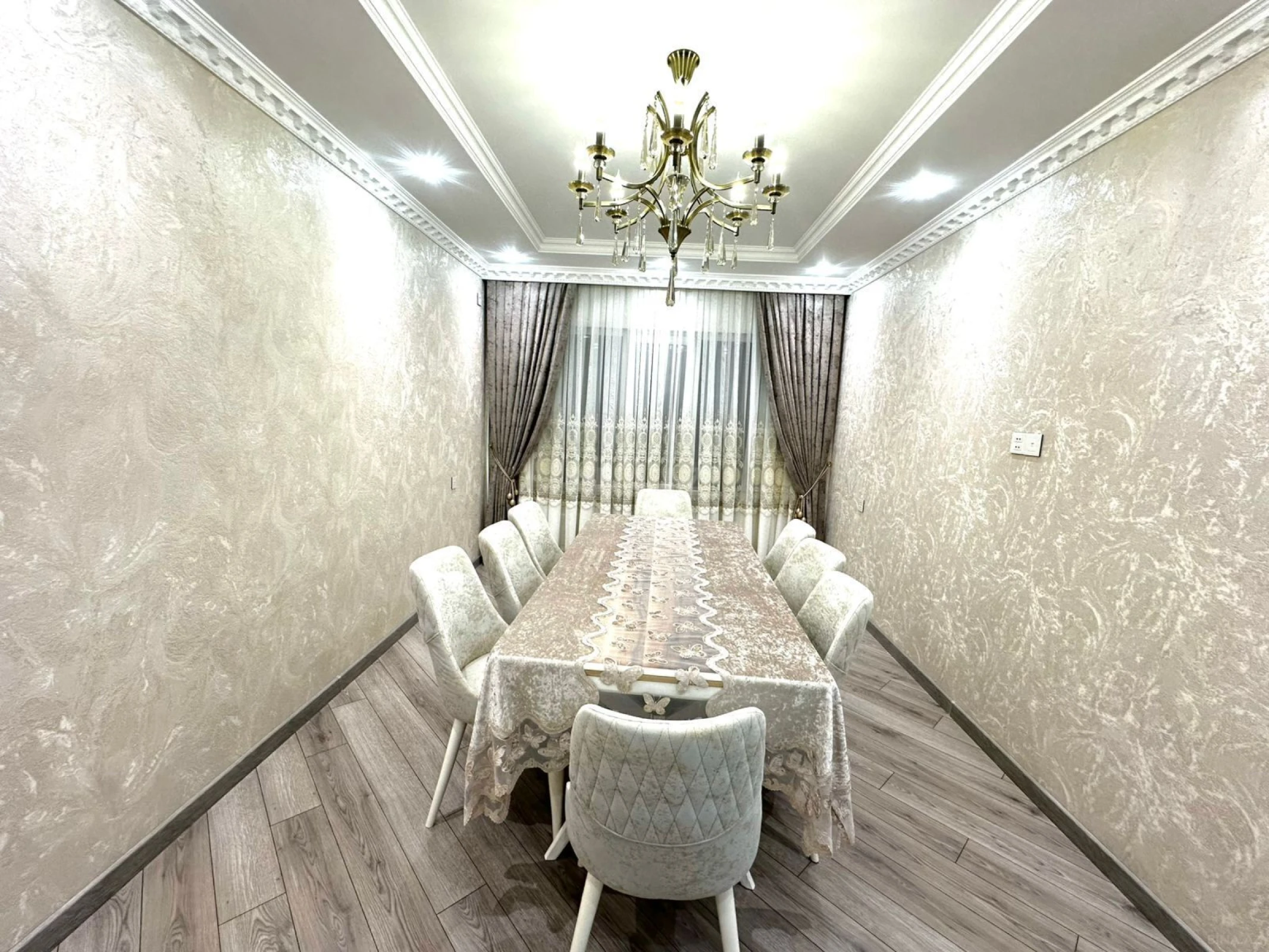 Satılır 4 otaqlı mənzil 110 m²