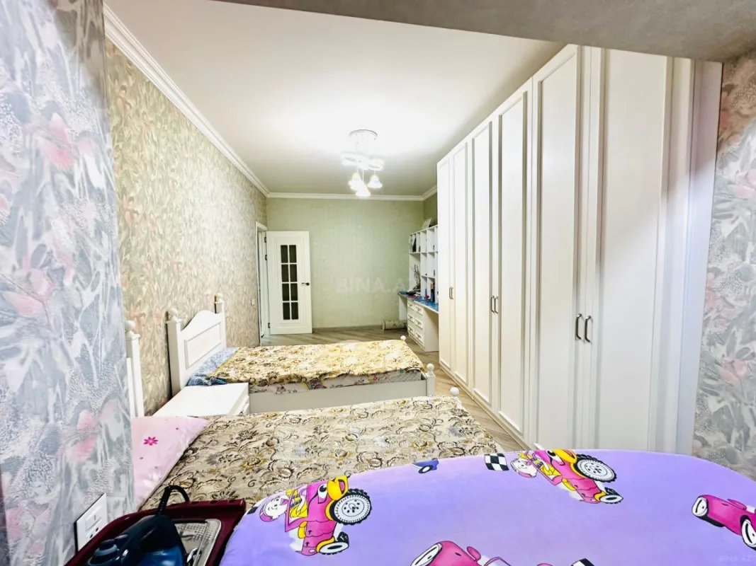 Satılır 4 otaqlı mənzil 110 m²