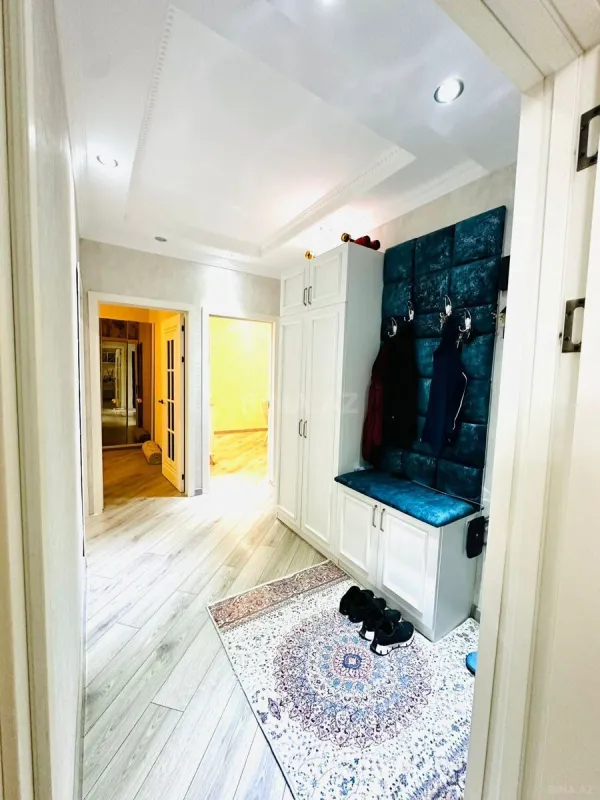 Satılır 4 otaqlı mənzil 110 m²