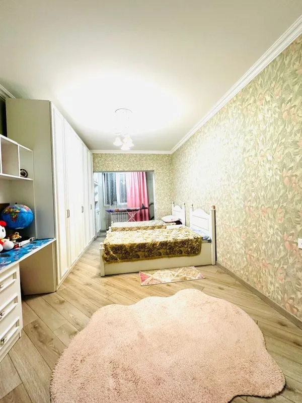 Satılır 4 otaqlı mənzil 110 m²