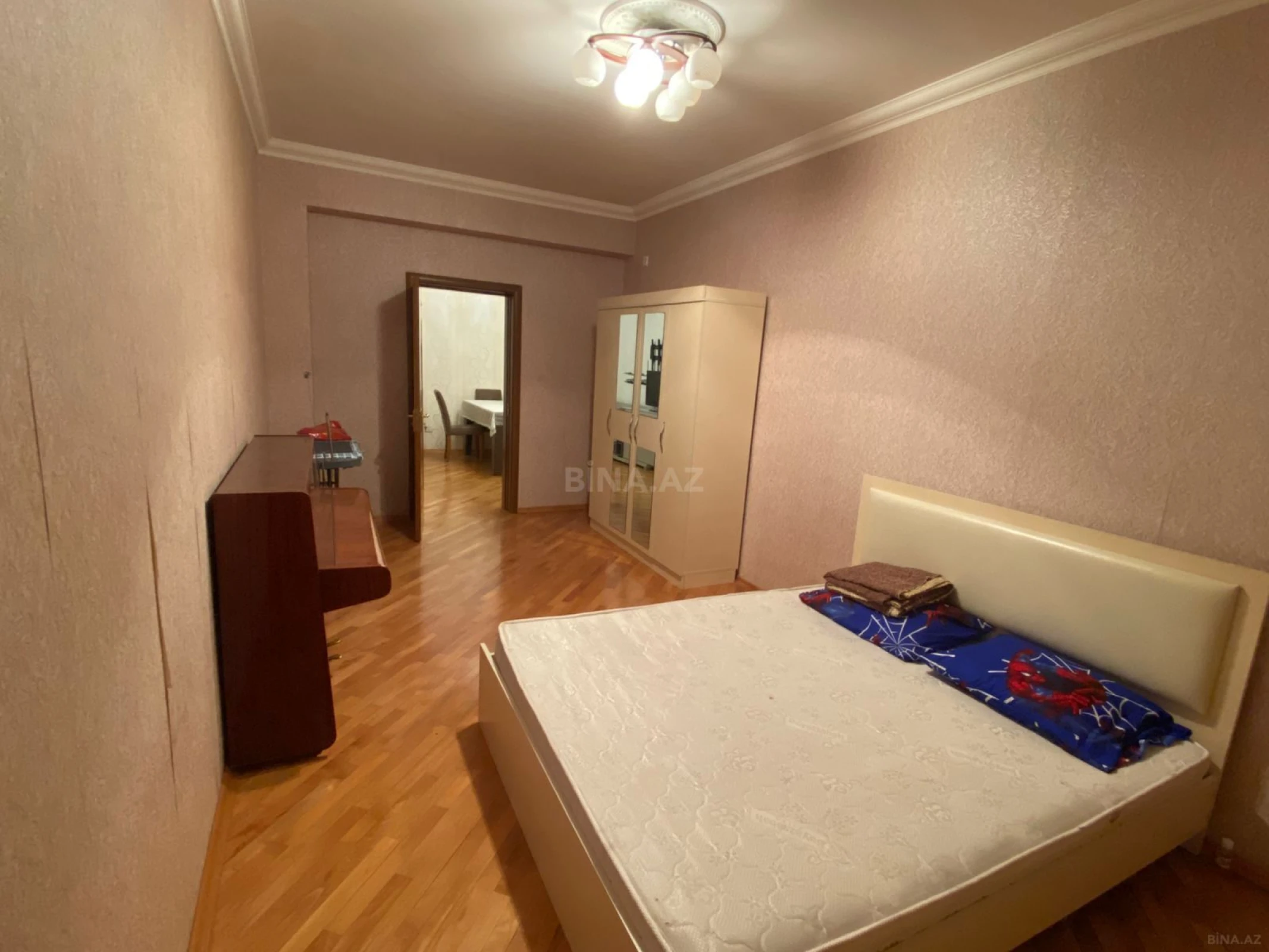 Satılır 3 otaqlı mənzil 94 m²