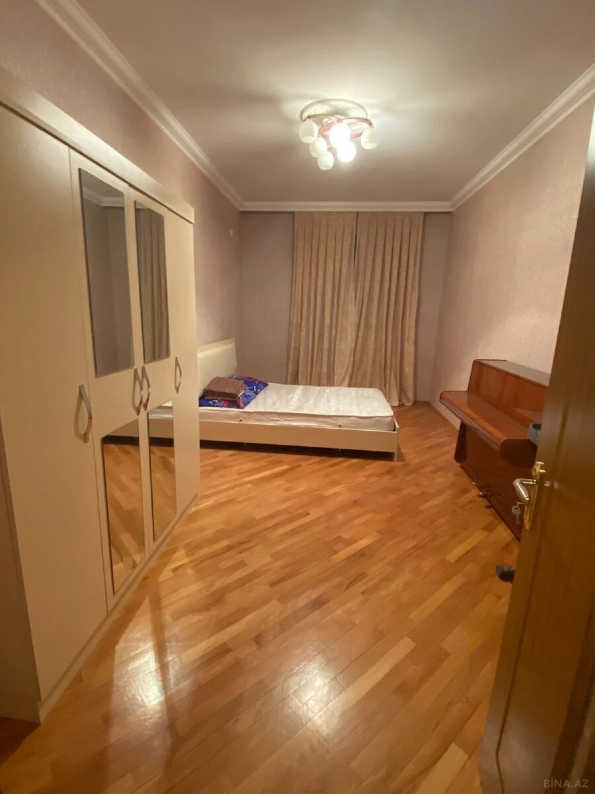 Satılır 3 otaqlı mənzil 94 m²