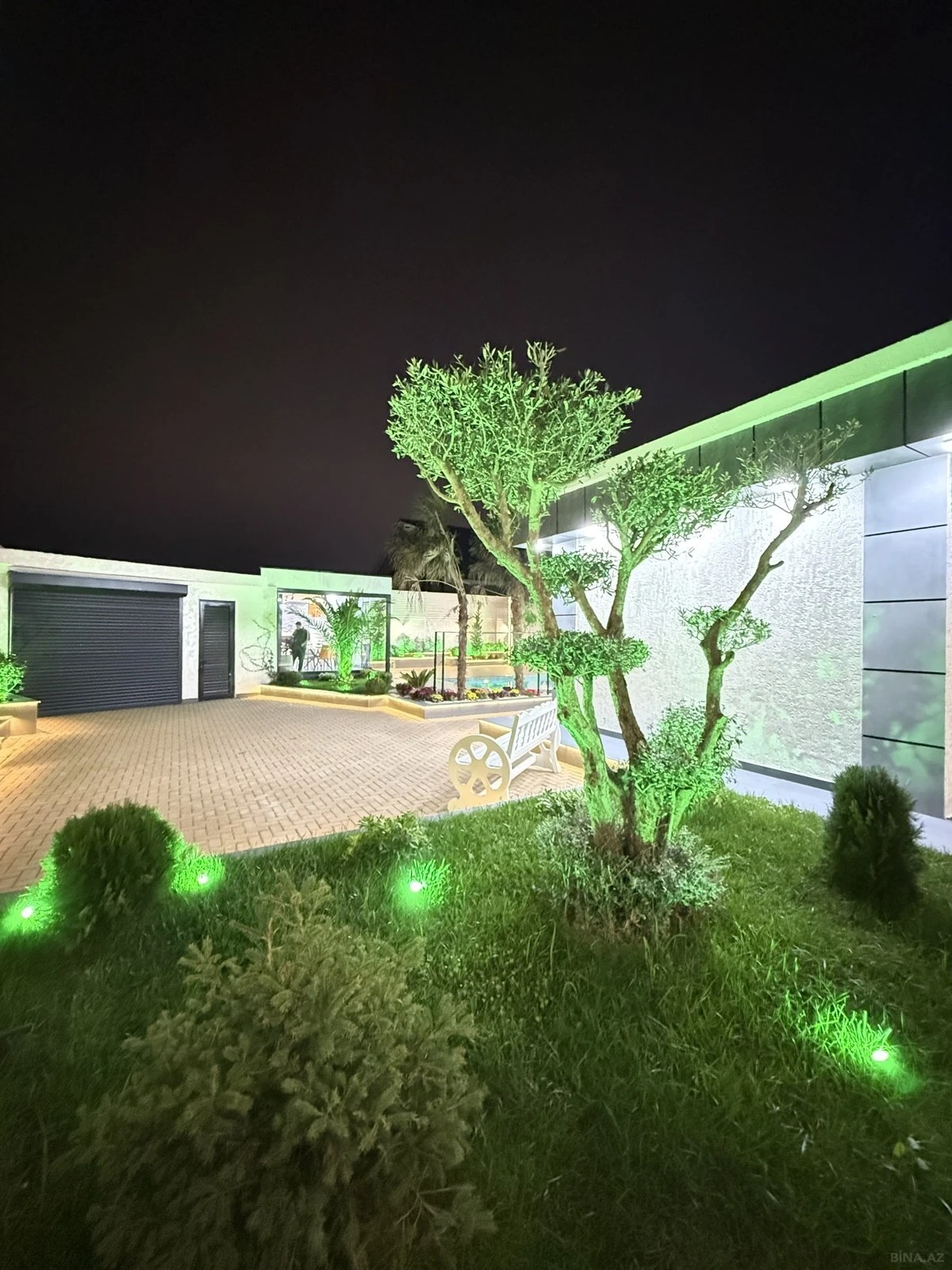 Satılır 5 otaqlı həyət evi 220 m²