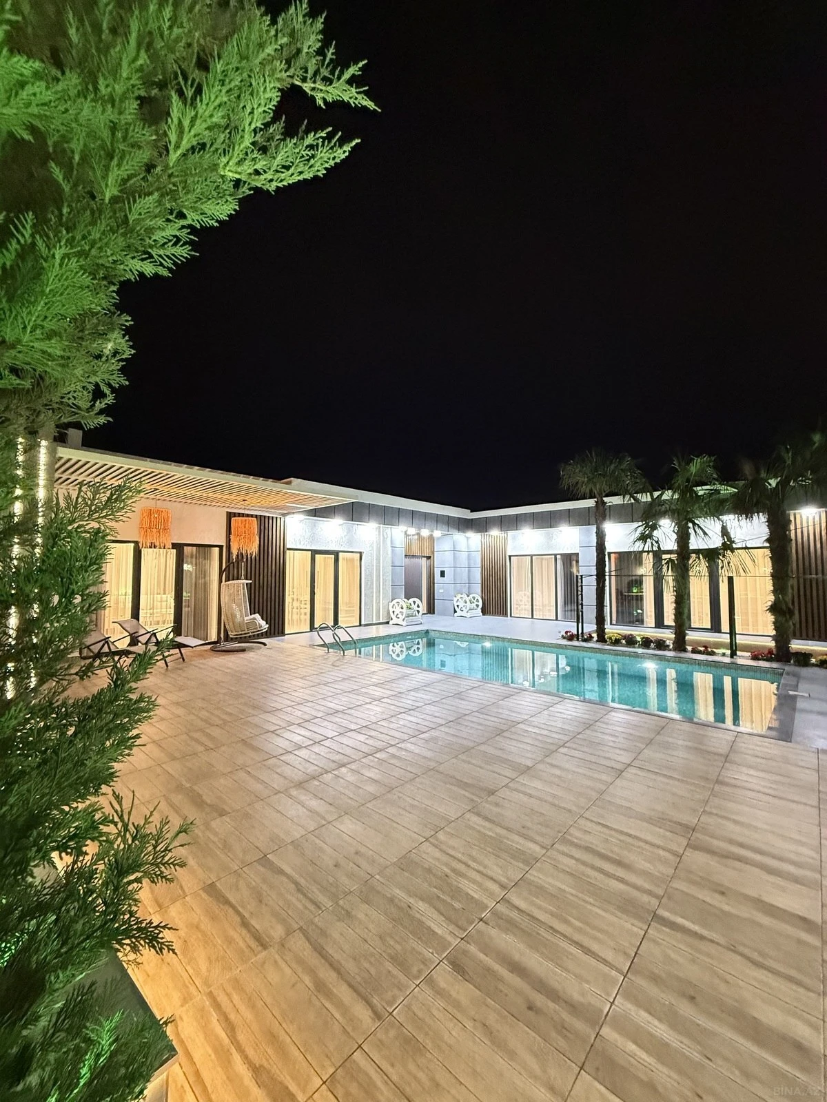 Satılır 5 otaqlı həyət evi 220 m²