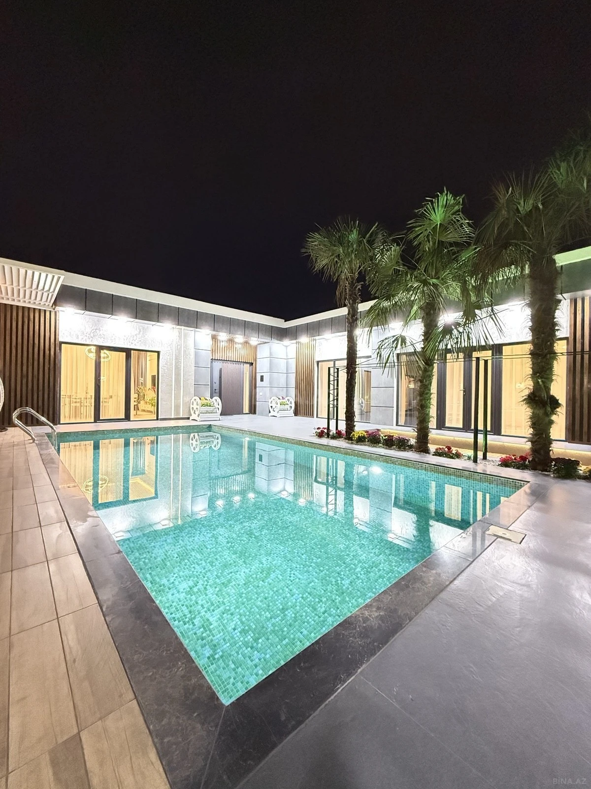 Satılır 5 otaqlı həyət evi 220 m²