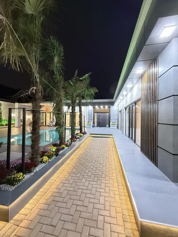 Satılır 5 otaqlı həyət evi 220 m²