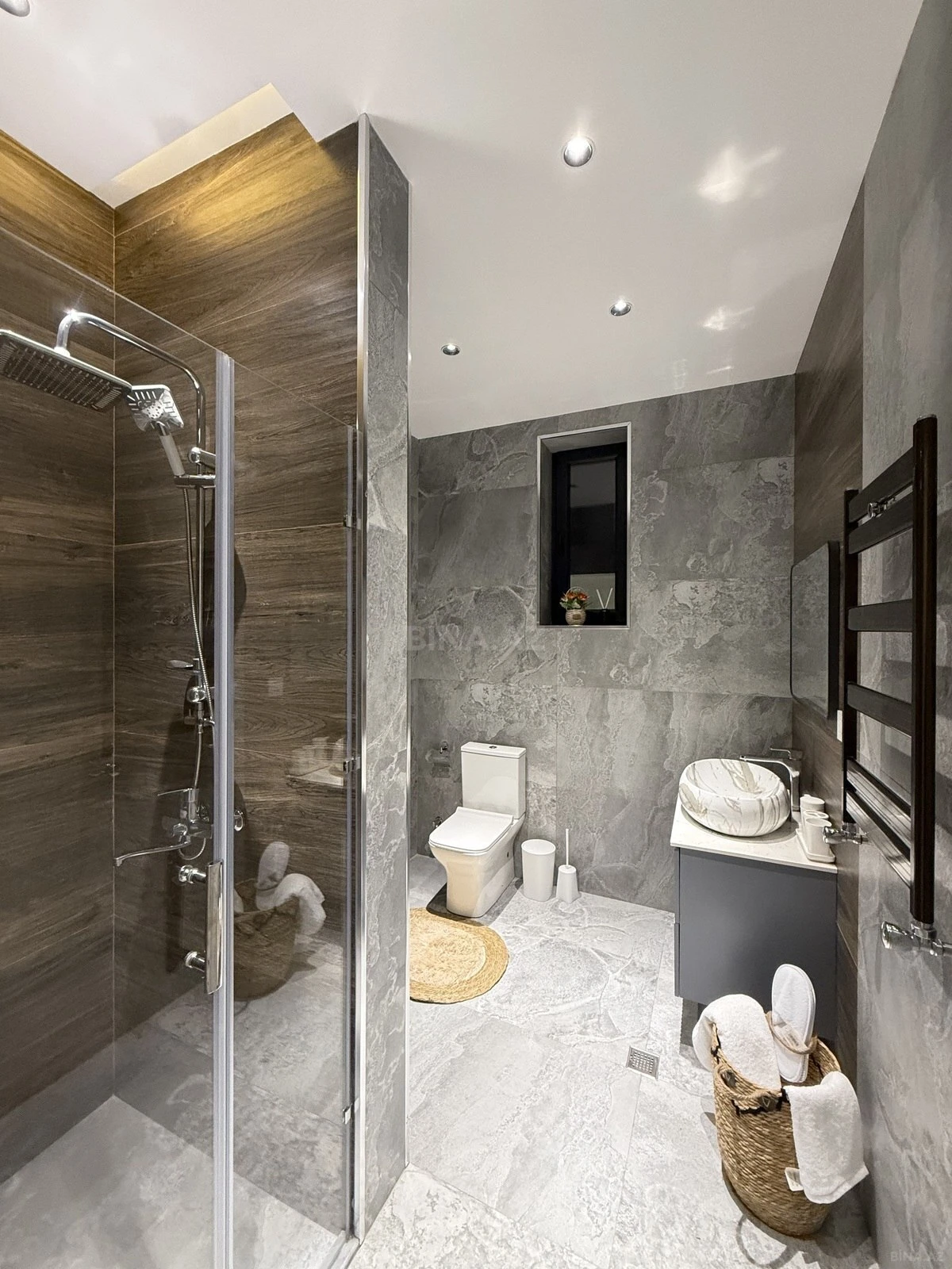 Satılır 5 otaqlı həyət evi 220 m²