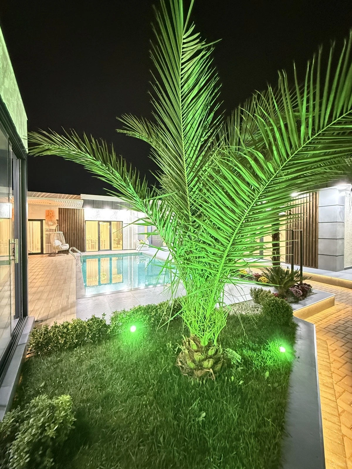 Satılır 5 otaqlı həyət evi 220 m²