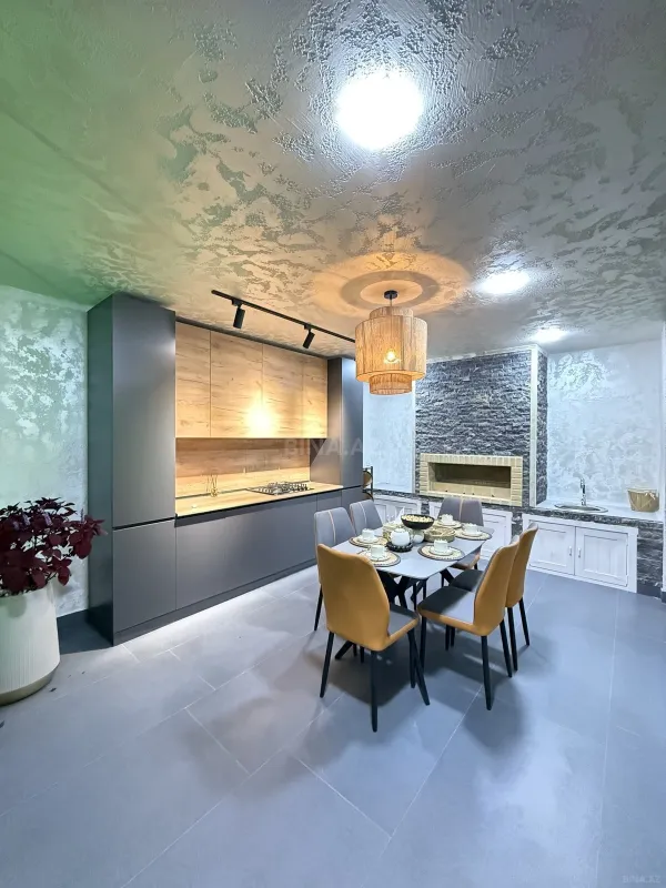 Satılır 5 otaqlı həyət evi 220 m²