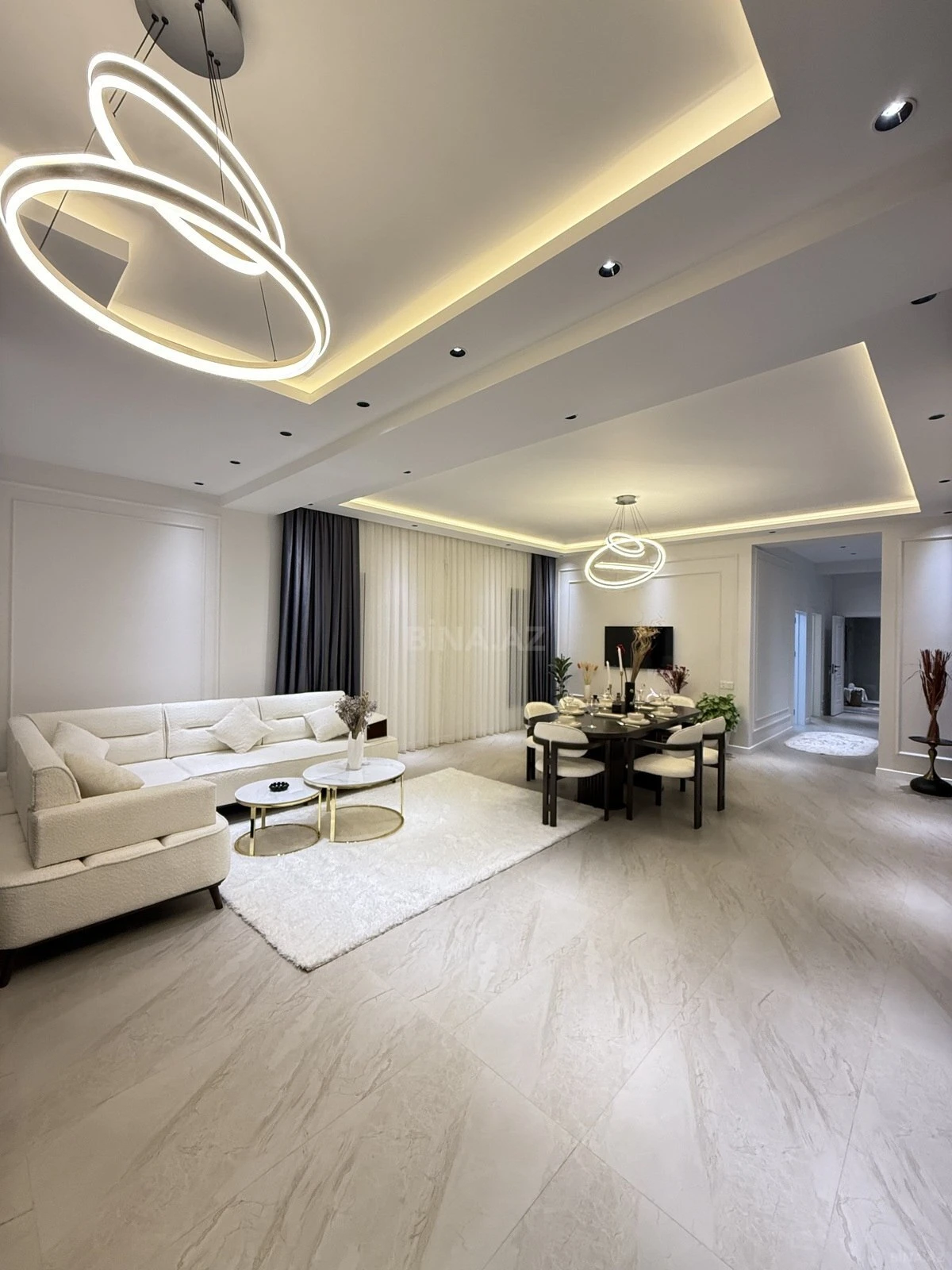 Satılır 5 otaqlı həyət evi 220 m²