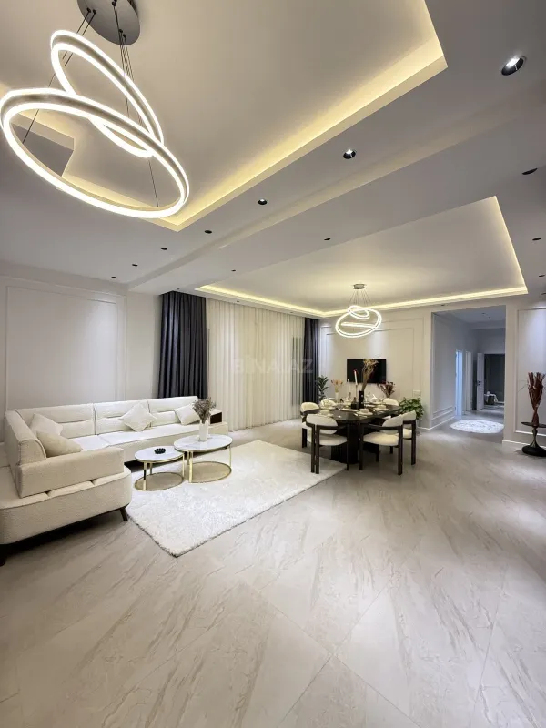 Satılır 5 otaqlı həyət evi 220 m²