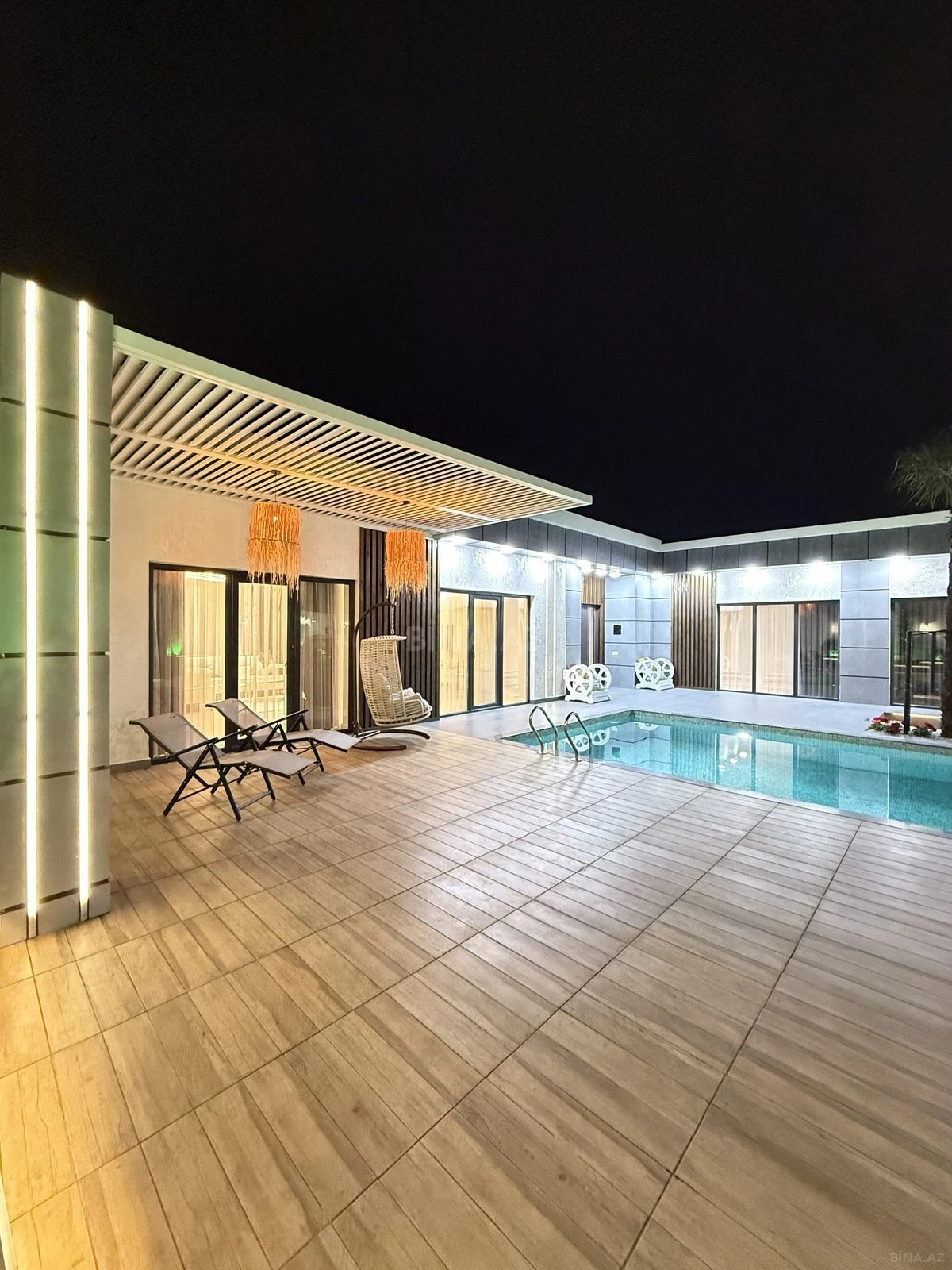 Satılır 5 otaqlı həyət evi 220 m²