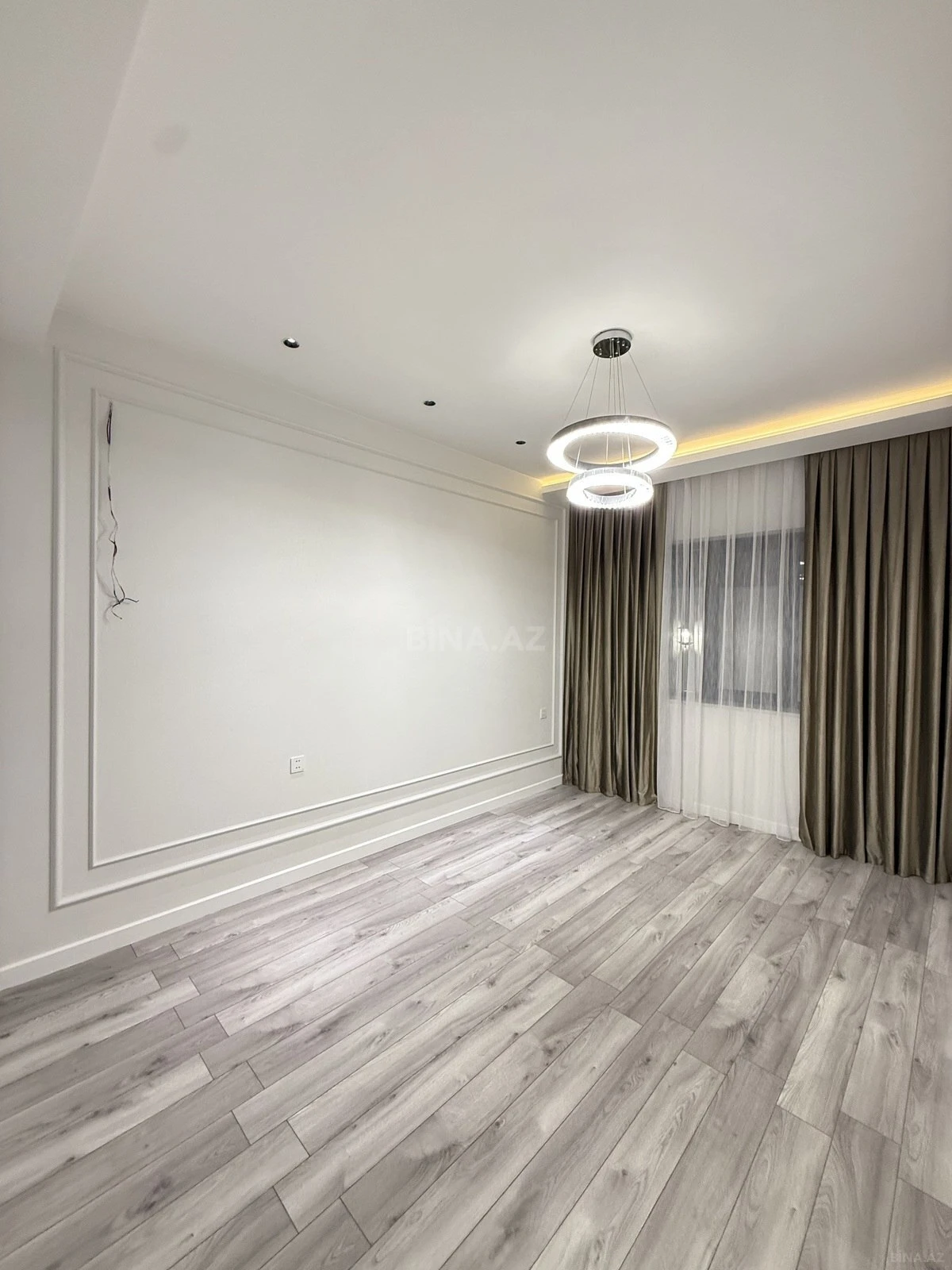 Satılır 5 otaqlı həyət evi 220 m²