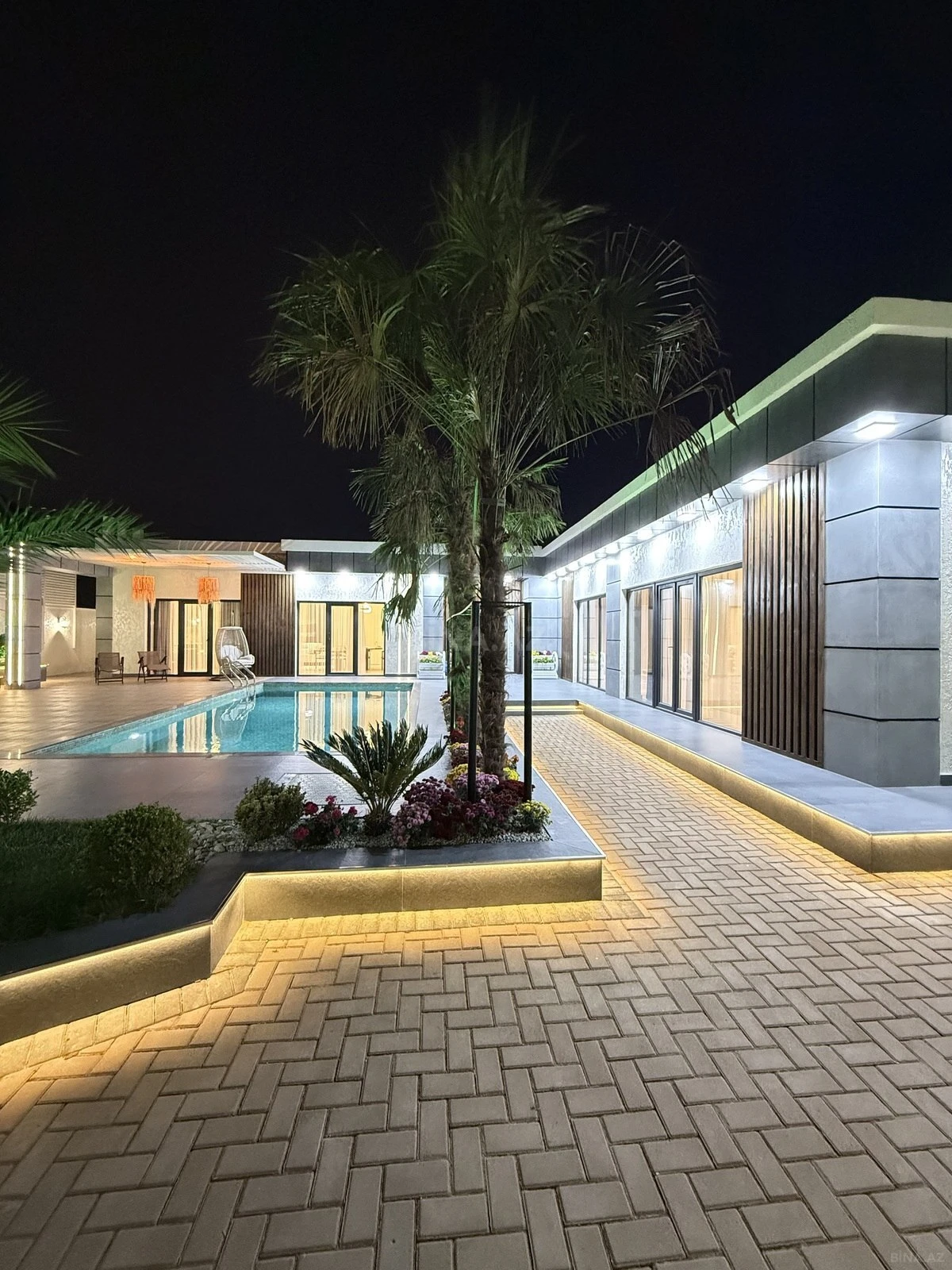 Satılır 5 otaqlı həyət evi 220 m²