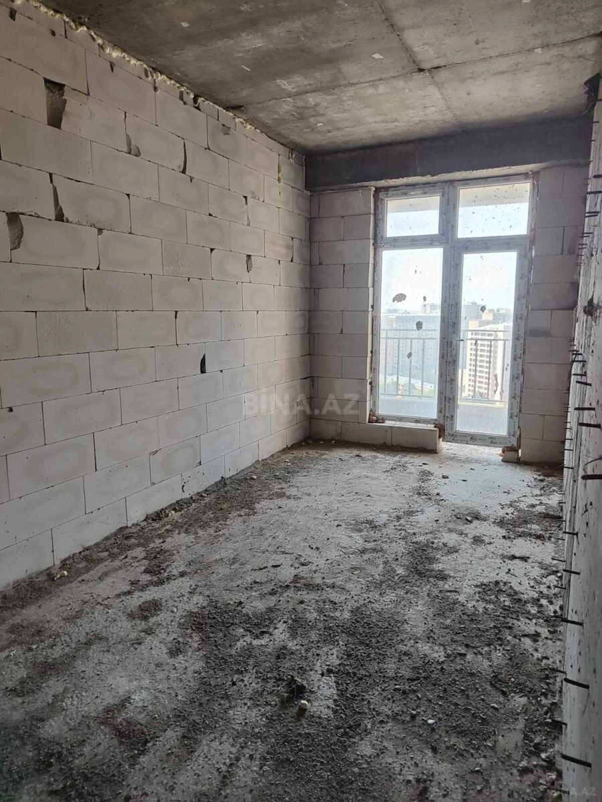 Satılır 2 otaqlı mənzil 95 m²