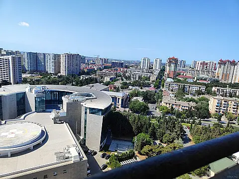 Satılır 2 otaqlı mənzil 95 m²