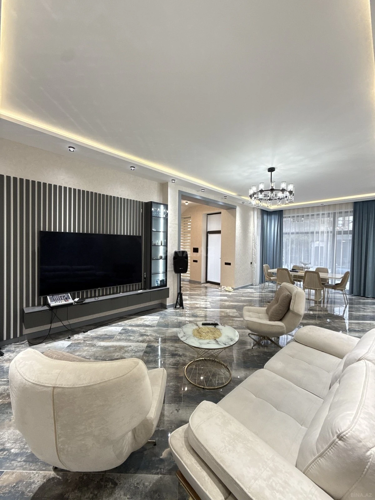 Satılır 4 otaqlı həyət evi 250 m²